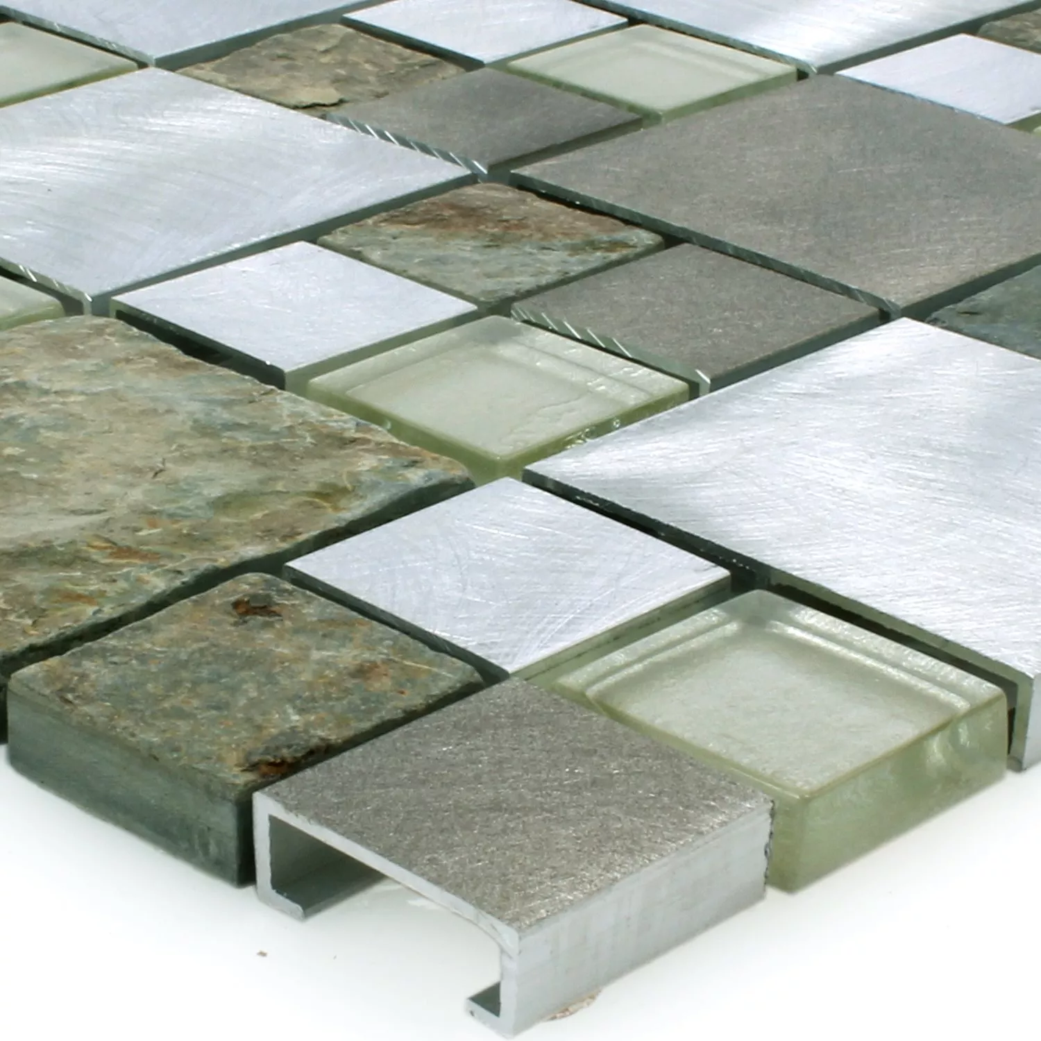 Prov Mosaik Natursten Glas Aluminium Banzai