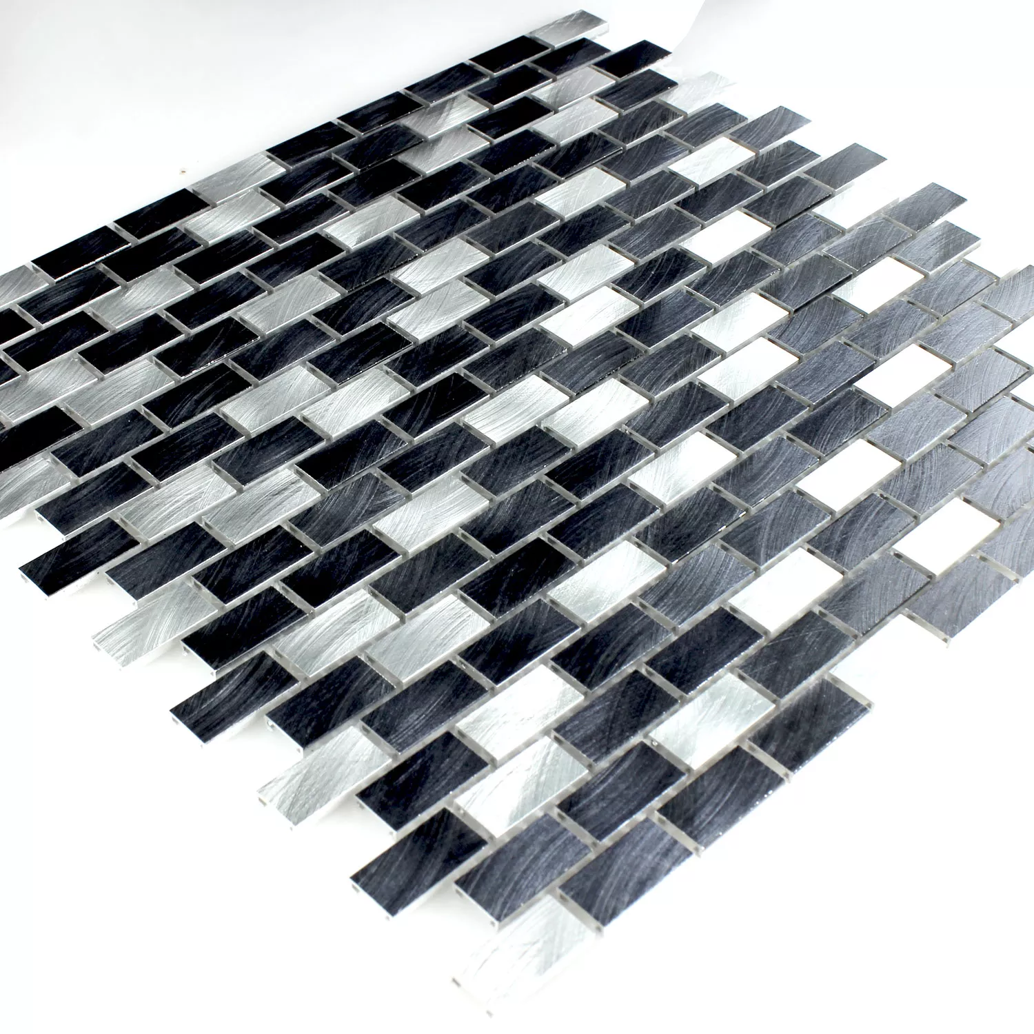 Aluminium Mosaik Silver Svart 15x30x4mm